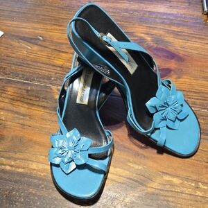 Etienne Aigner Petal Teal Floral Leather Sandals Size 8
